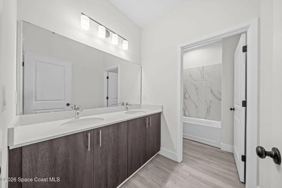 Photo of 1240 Cogan Drive SE