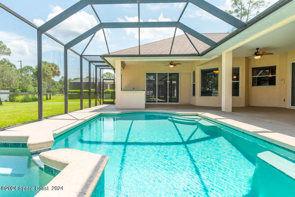 Photo of 2131 Windbrook Drive SE
