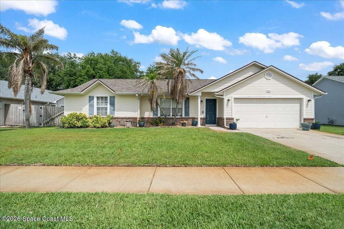 Photo of 3320 Lakeview Circle