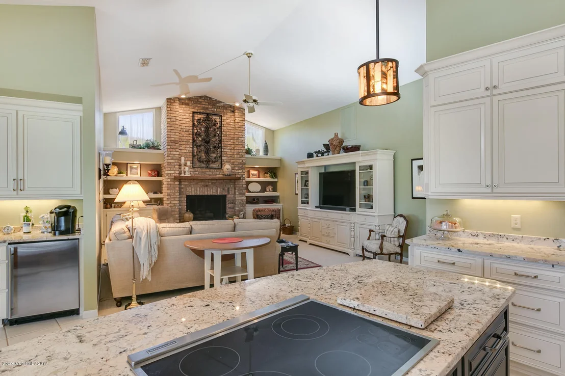 Photo of 610 Rossmoor Circle
