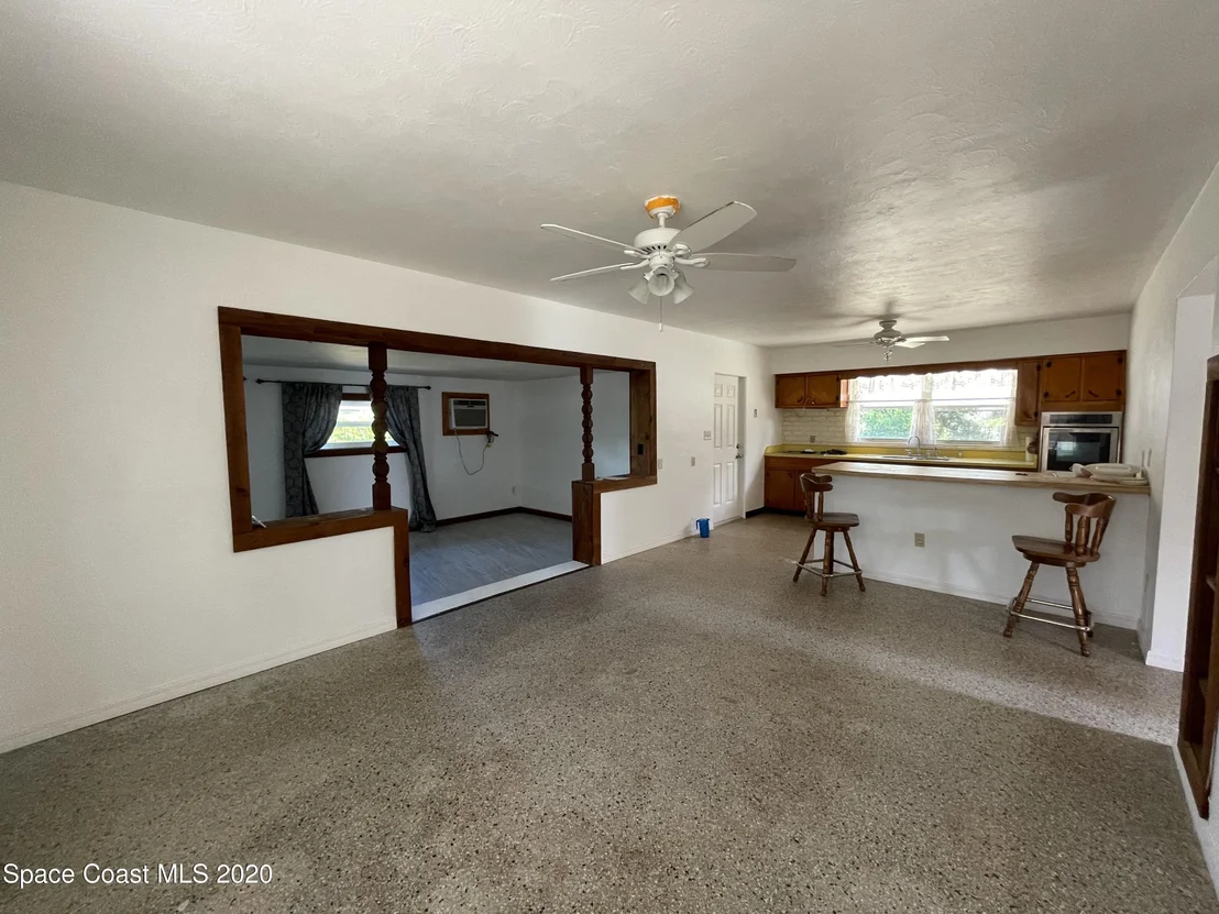 Photo of 2833 Pine Avenue