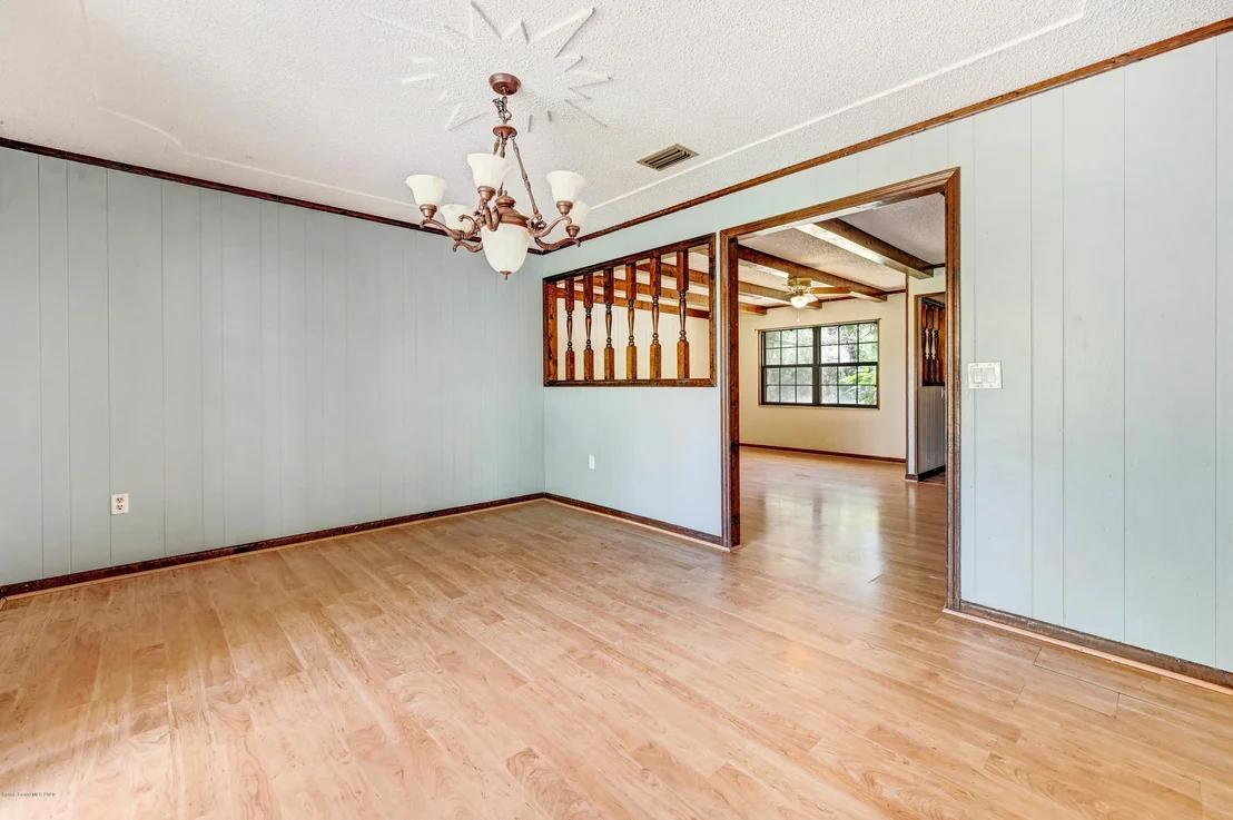 Photo of 6050 Mangrove Street