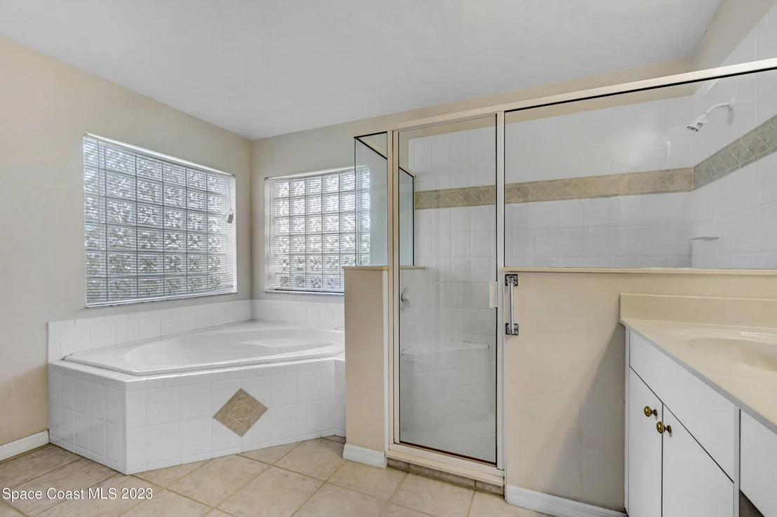 Photo of 1592 Keys Gate Drive