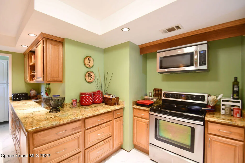 Photo of 1241 Riviera Drive NE