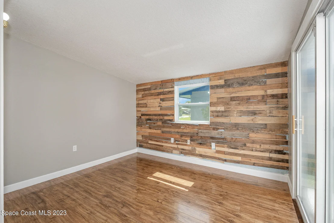 Photo of 2635 Hereford Road