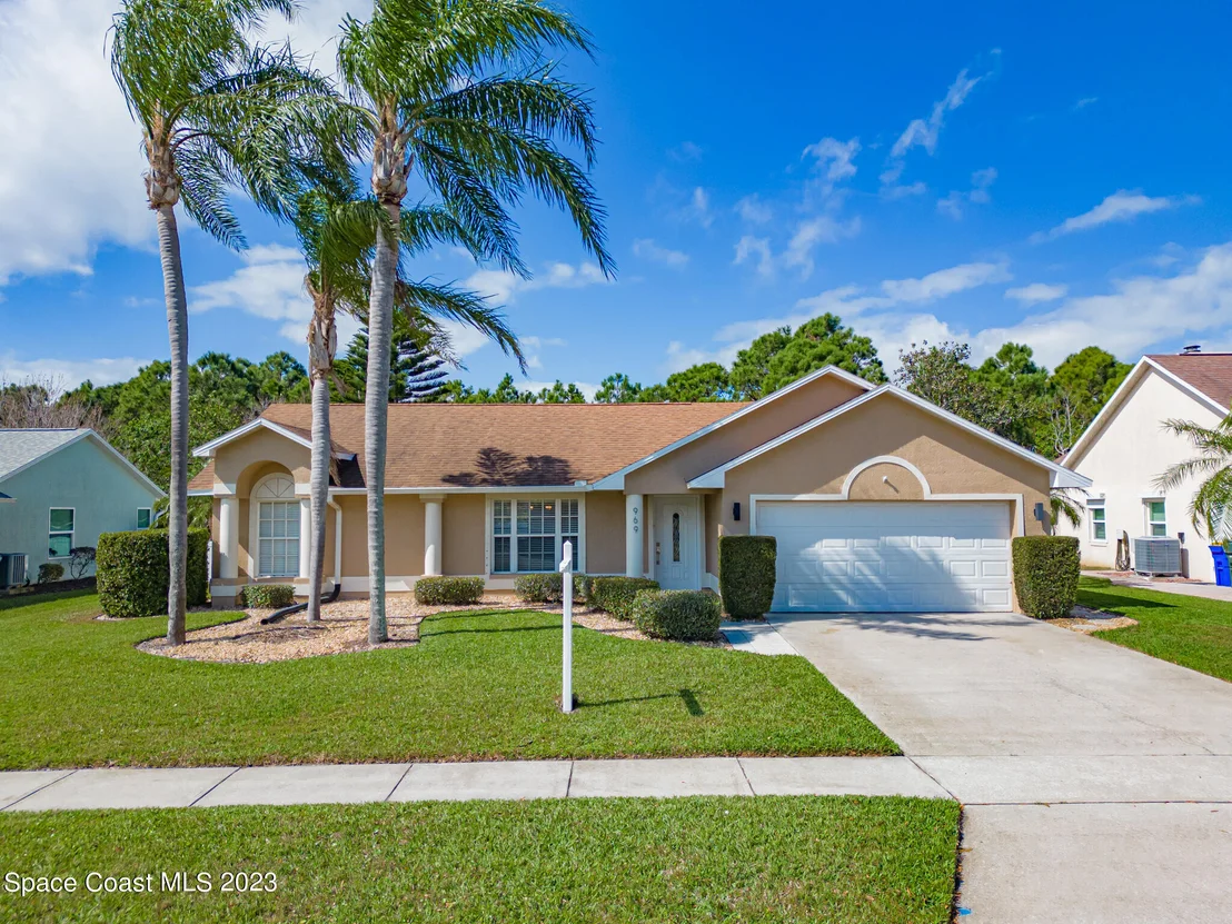 Photo of 969 Tamarind Circle