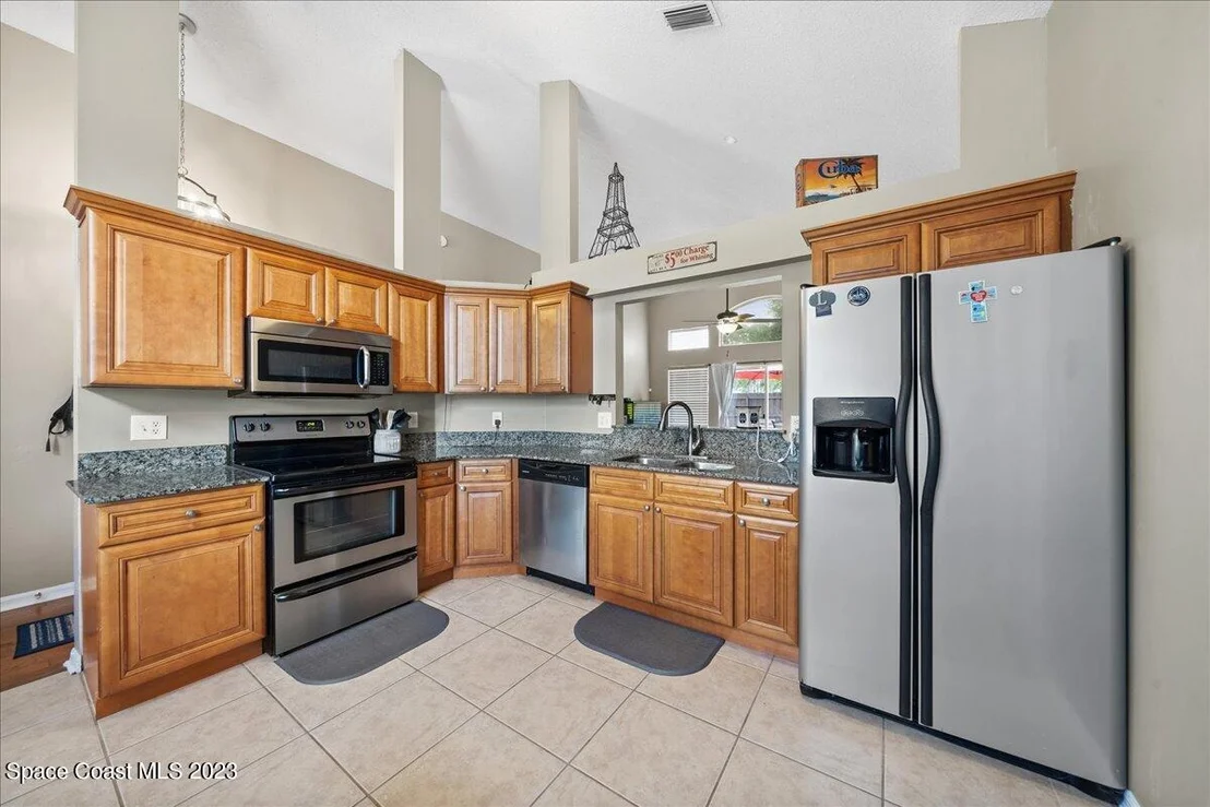 Photo of 914 Free Way