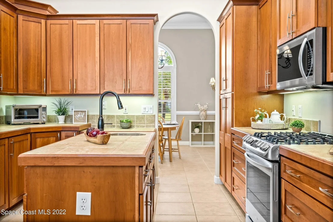 Photo of 356 Southampton Drive