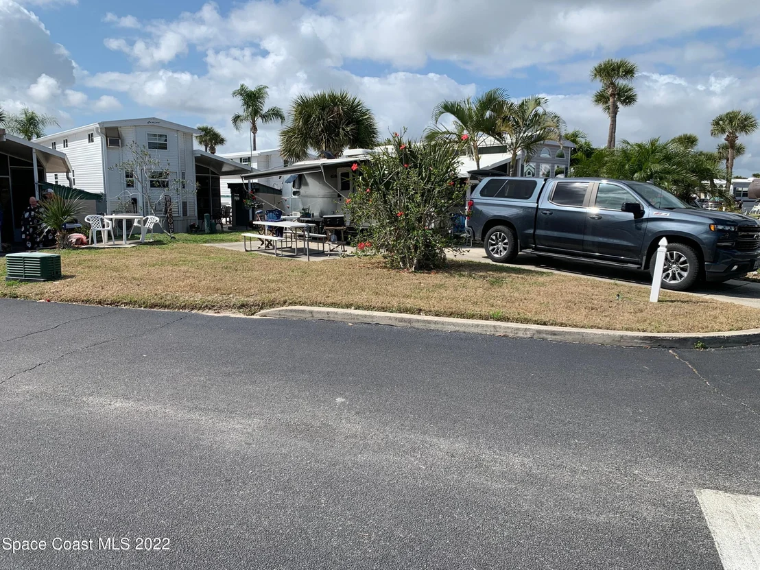 Photo of 393 Carousel Lane