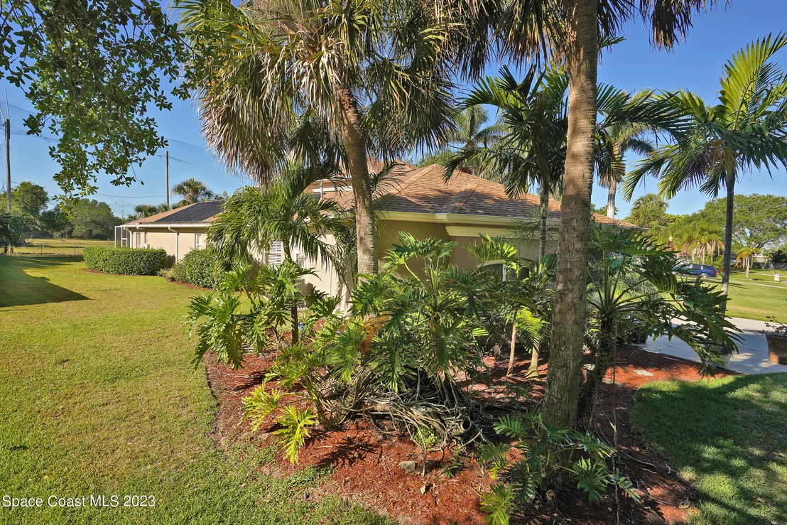 Photo of 2217 Royal Oaks Drive