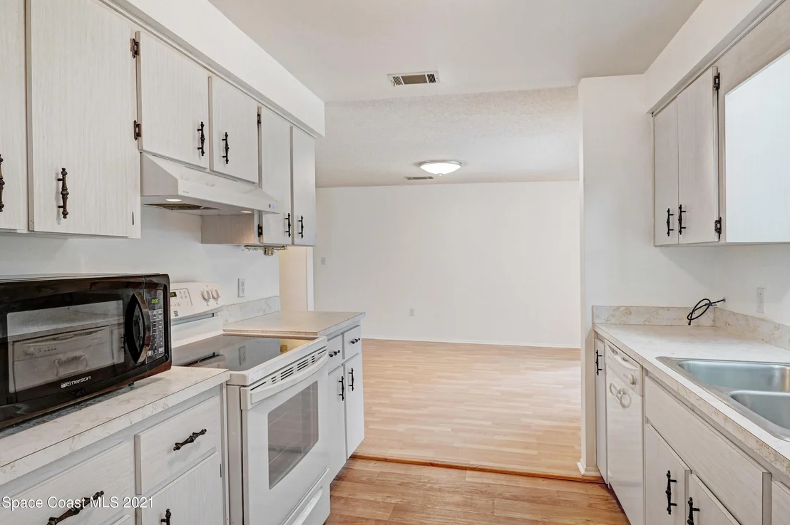 Photo of 1123 Hermosa Drive