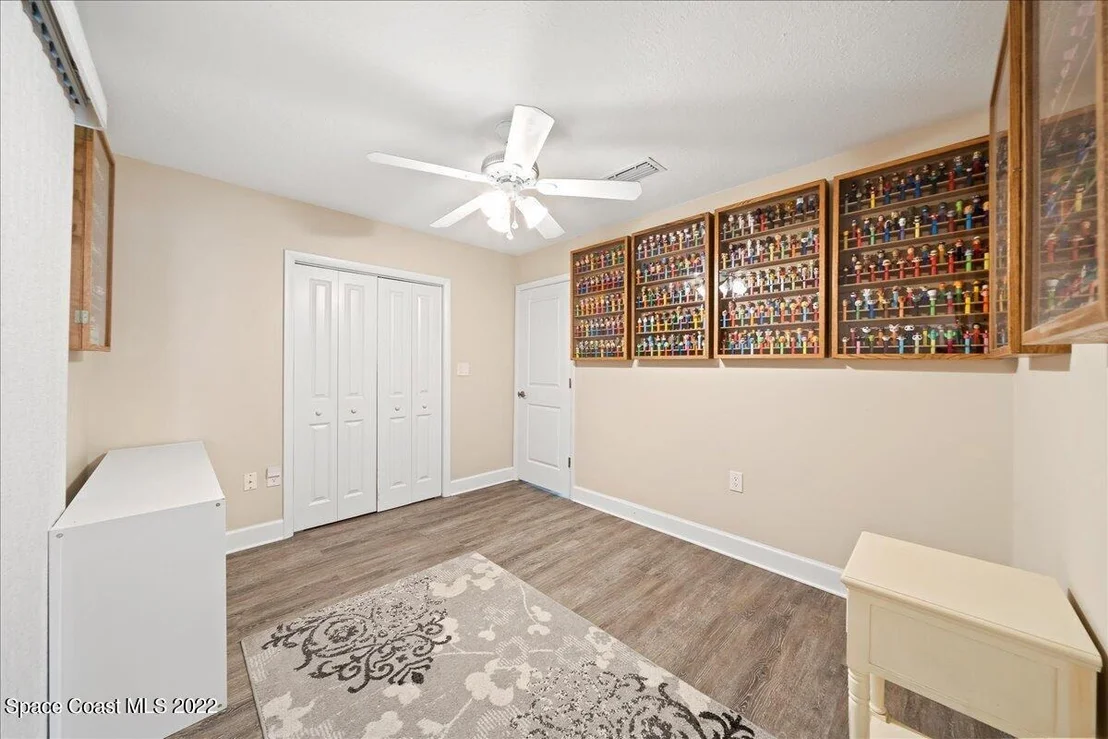 Photo of 1300 Cindy Circle NE
