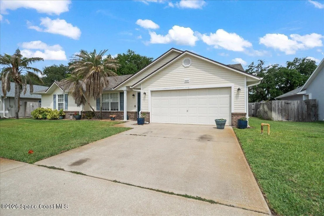 Photo of 3320 Lakeview Circle