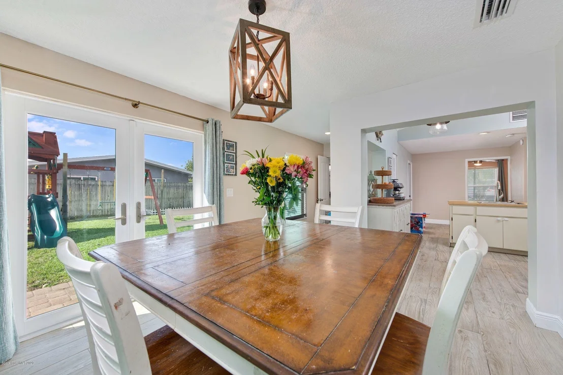 Photo of 229 Chalet Avenue