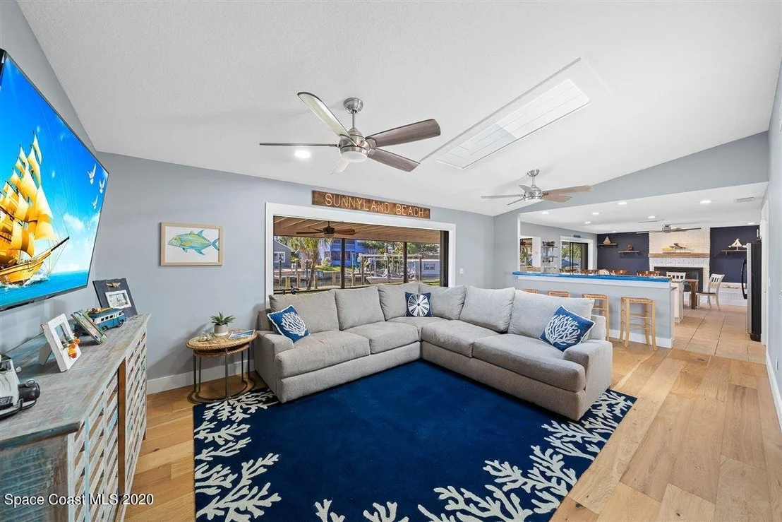 Photo of 393 Nikomas Way
