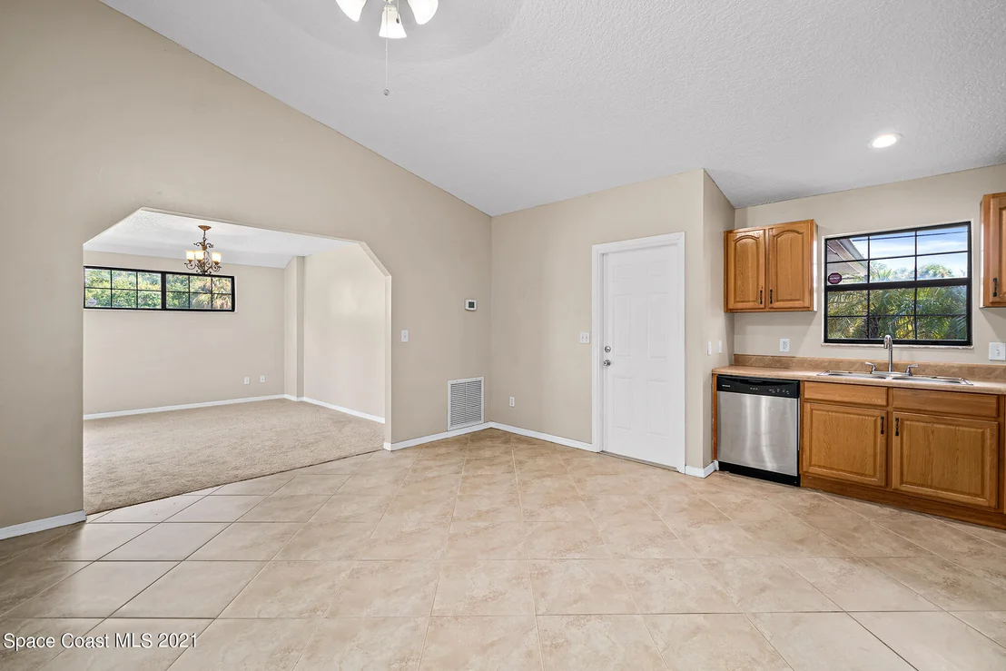 Photo of 4390 Alan Shepard Avenue