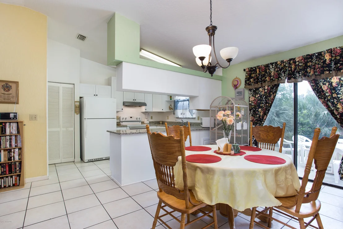 Photo of 3835 Milwaukee Avenue