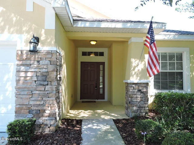 Photo of 602 Waterside Circle