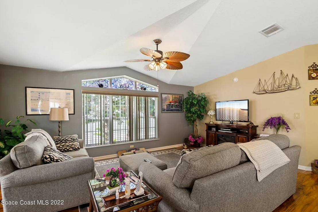 Photo of 404 Outer Drive