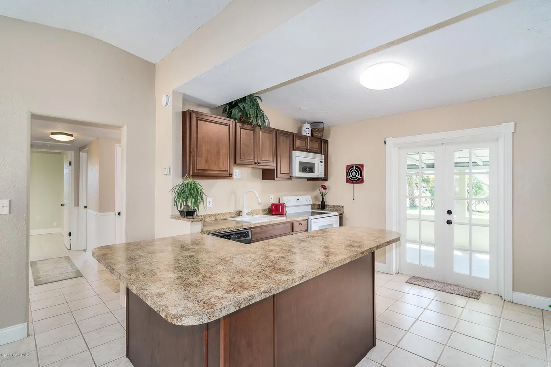 Photo of 909 Mitchell Street