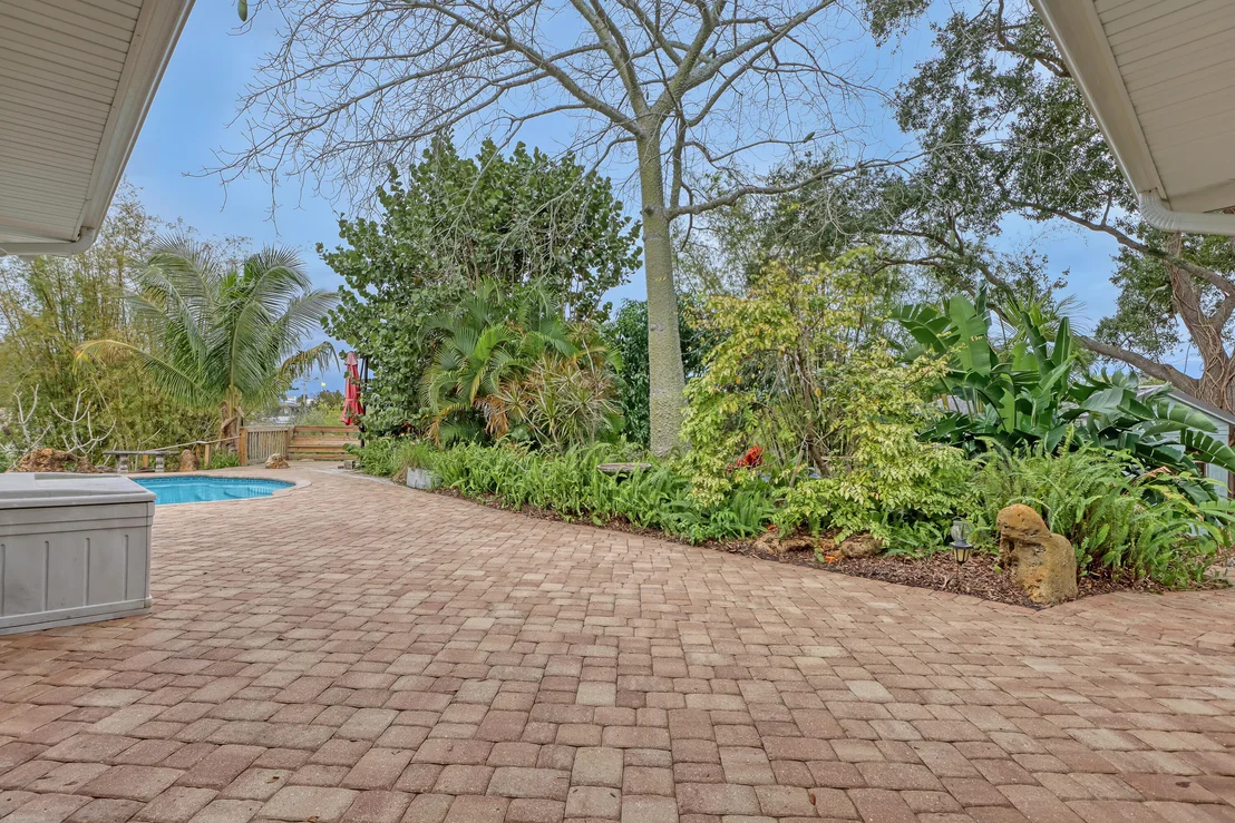Photo of 592 Hillside Court