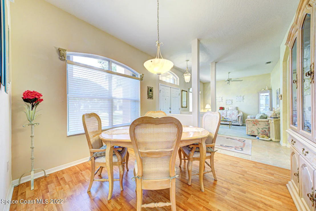 Photo of 5948 Newbury Circle