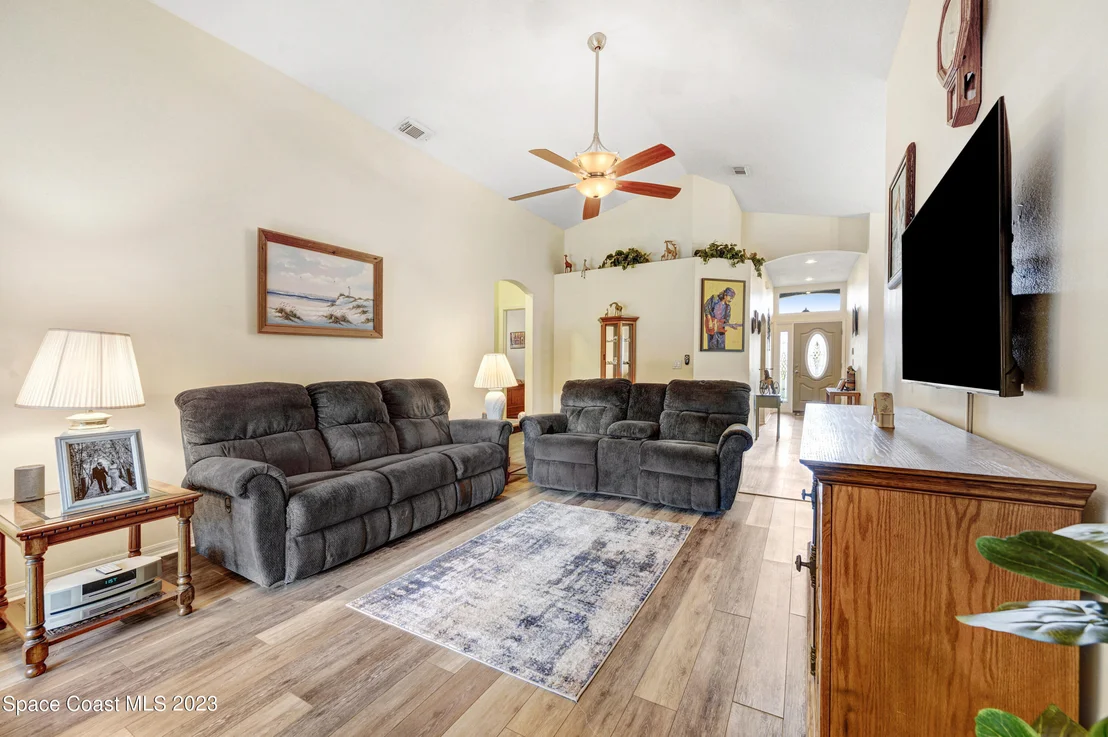 Photo of 2572 Ventura Circle