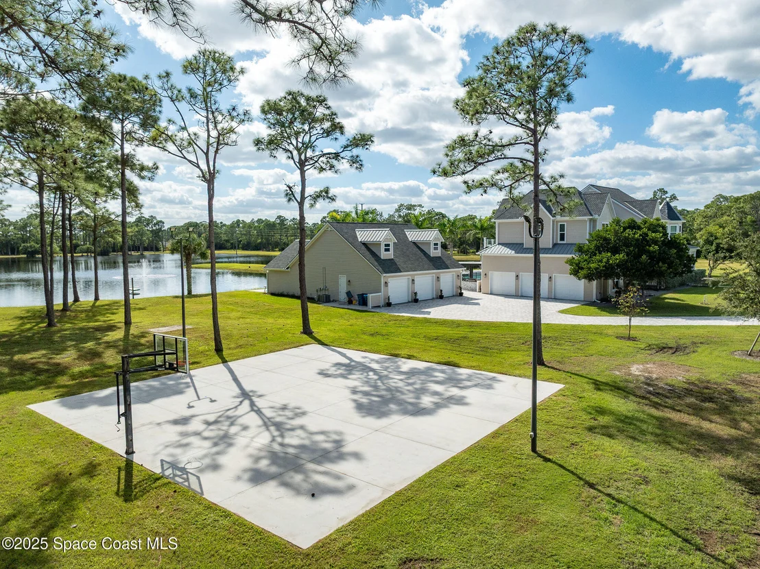 Photo of 4236 Hield Road NW