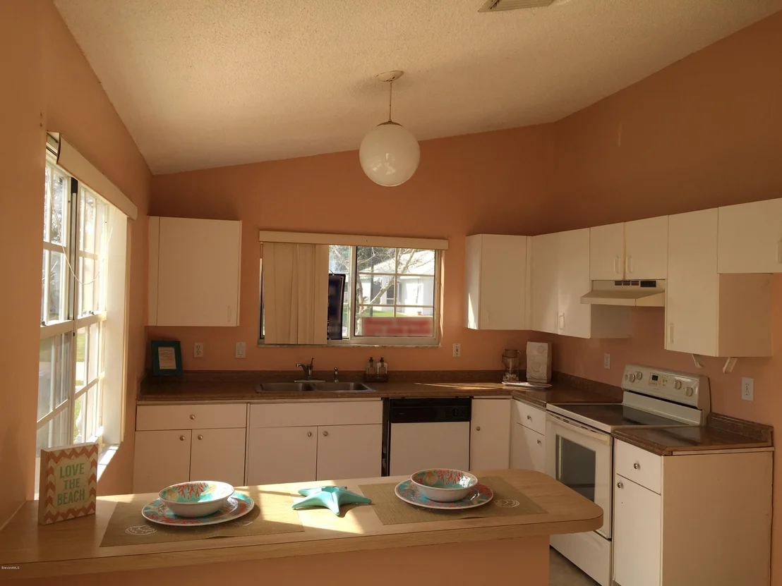 Photo of 835 NE Bracken