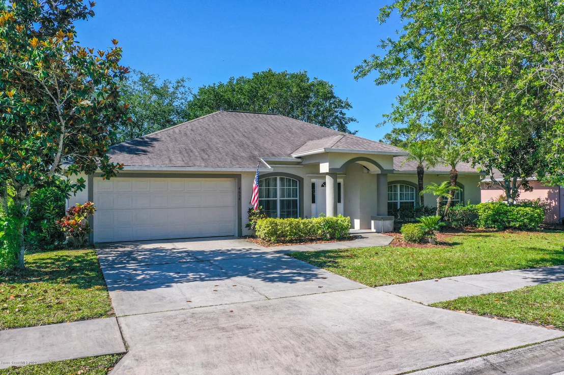 Photo of 4658 Alamanda Drive