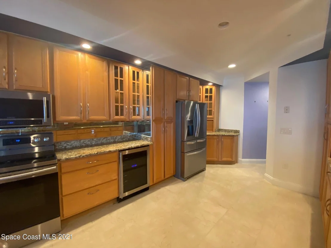 Photo of Unit 501 at 21 Riverside Drive