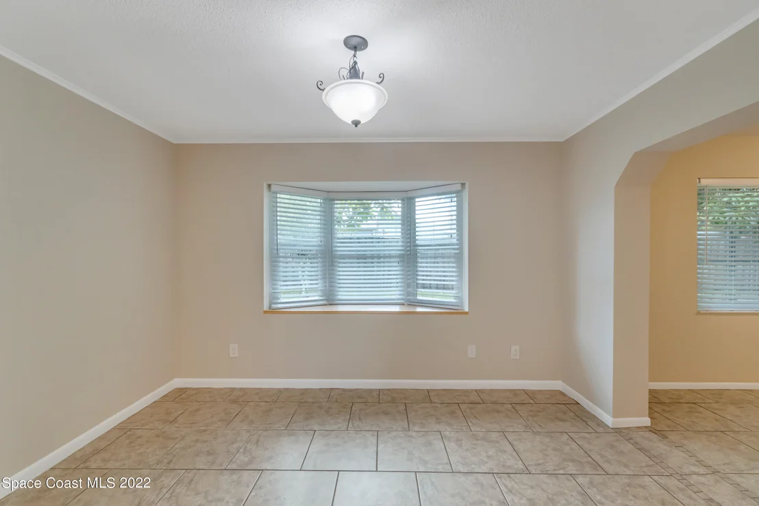 Photo of 511 Avignon Drive