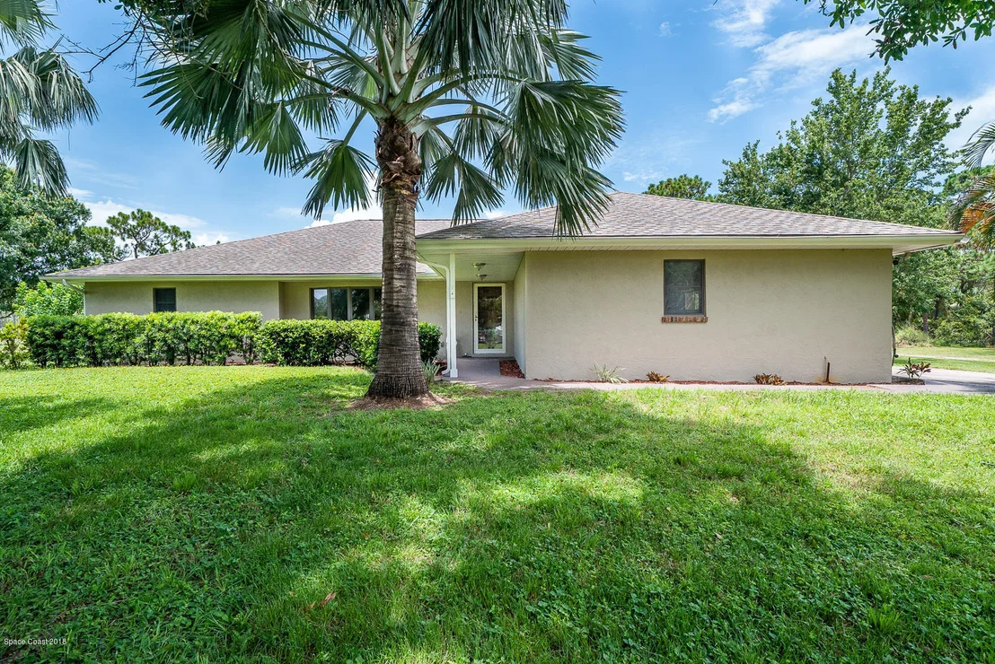 Photo of 2040 Benjamin Road