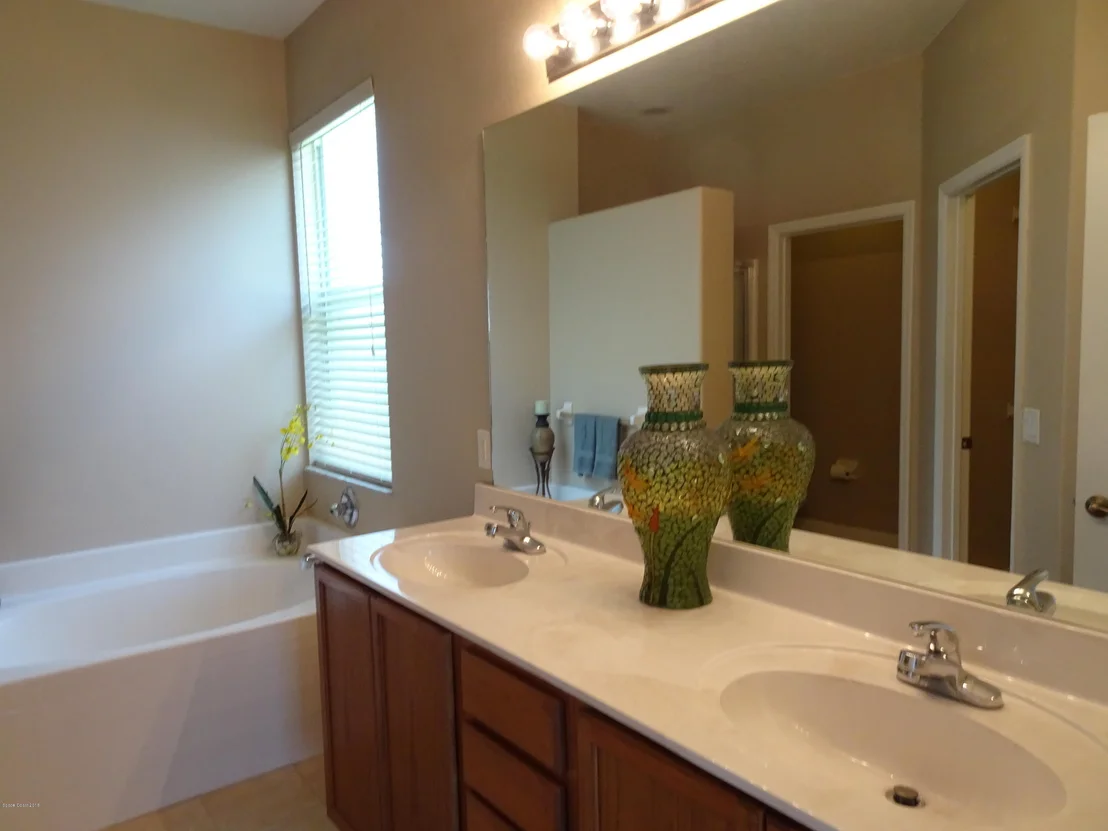 Photo of 2270 Bridgeport Circle