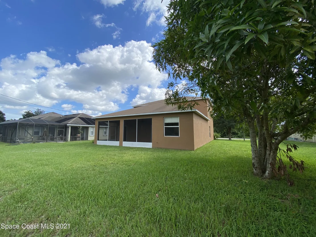 Photo of 300 Cavern Ave Avenue SE