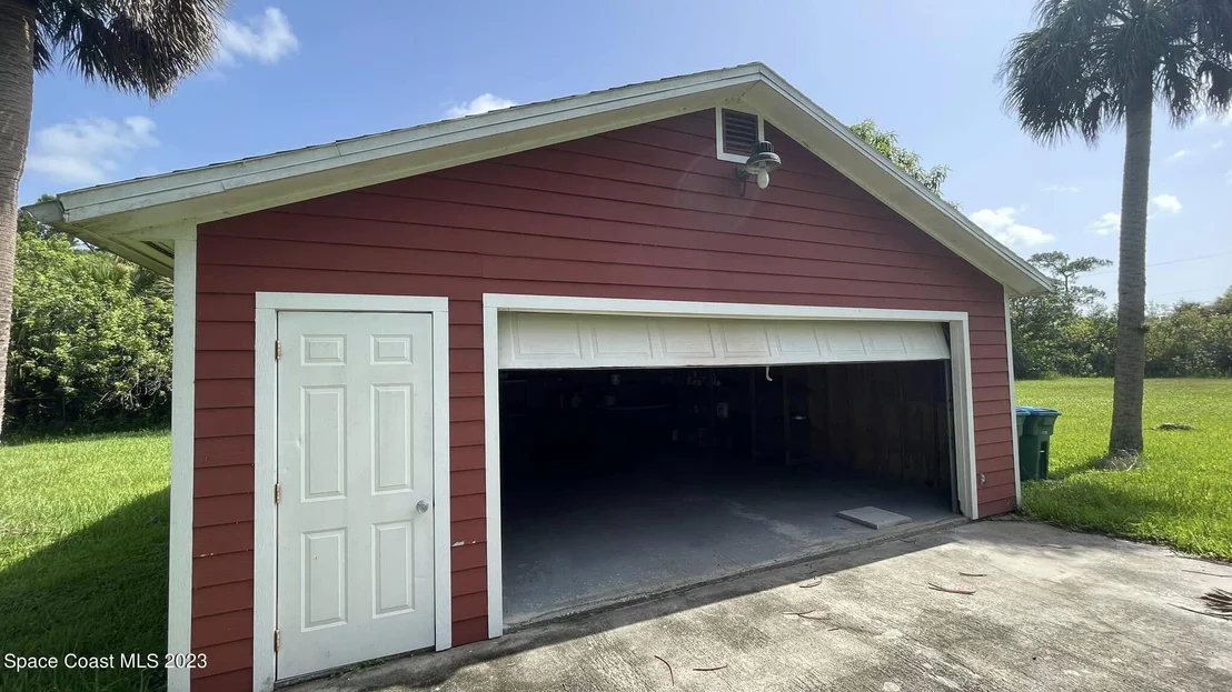 Photo of 2660 Weber Road