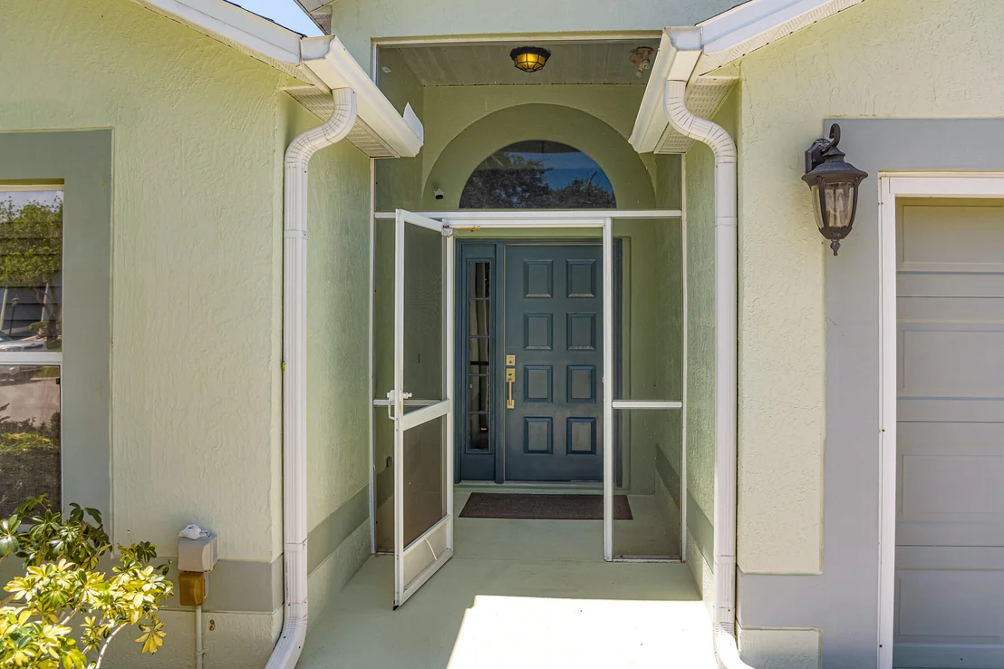 Photo of 1223 White Oak Circle