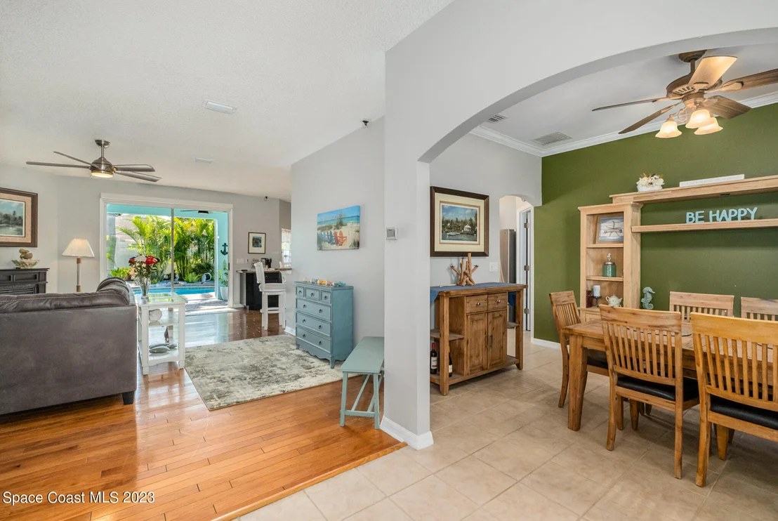 Photo of 825 Triple Crown Lane
