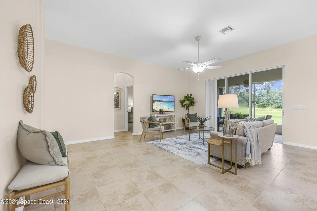 Photo of 1878 Windbrook Drive SE