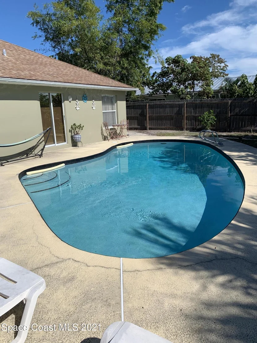 Photo of 3182 NE Edgewood Drive NE