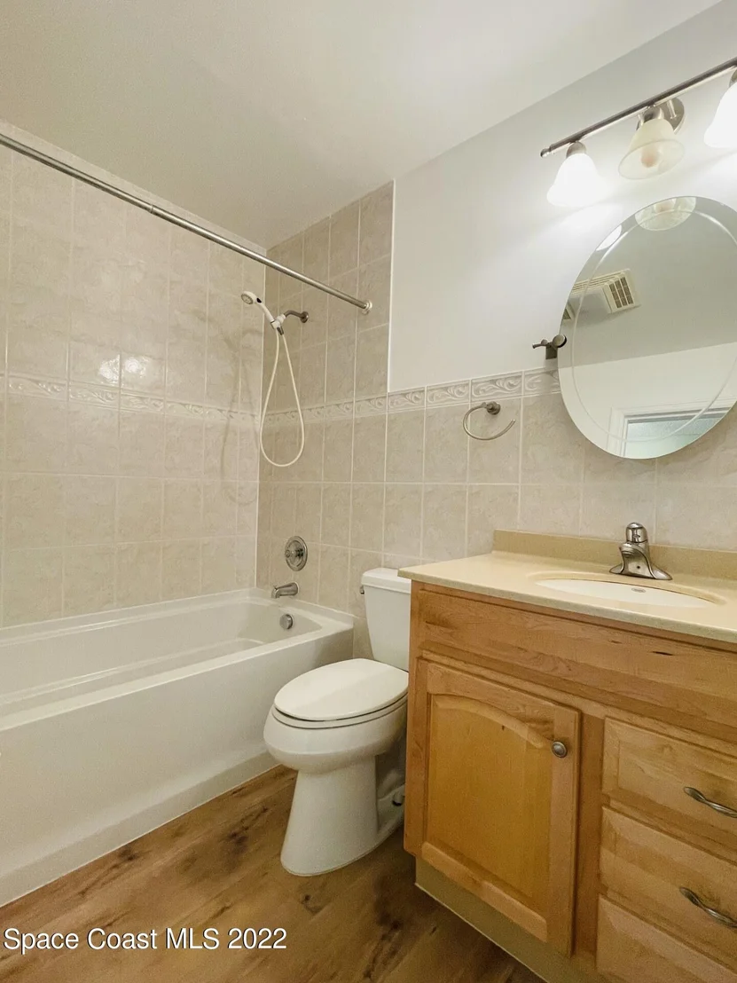 Photo of 216 Chalet Avenue