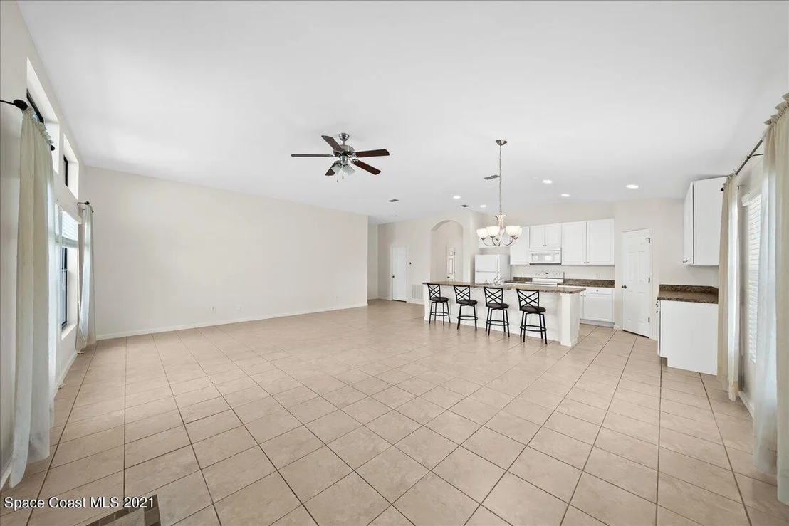Photo of 325 Dryden Circle