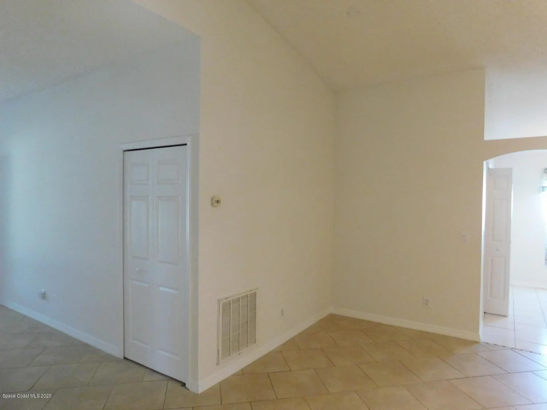 Photo of 485 Benton Drive