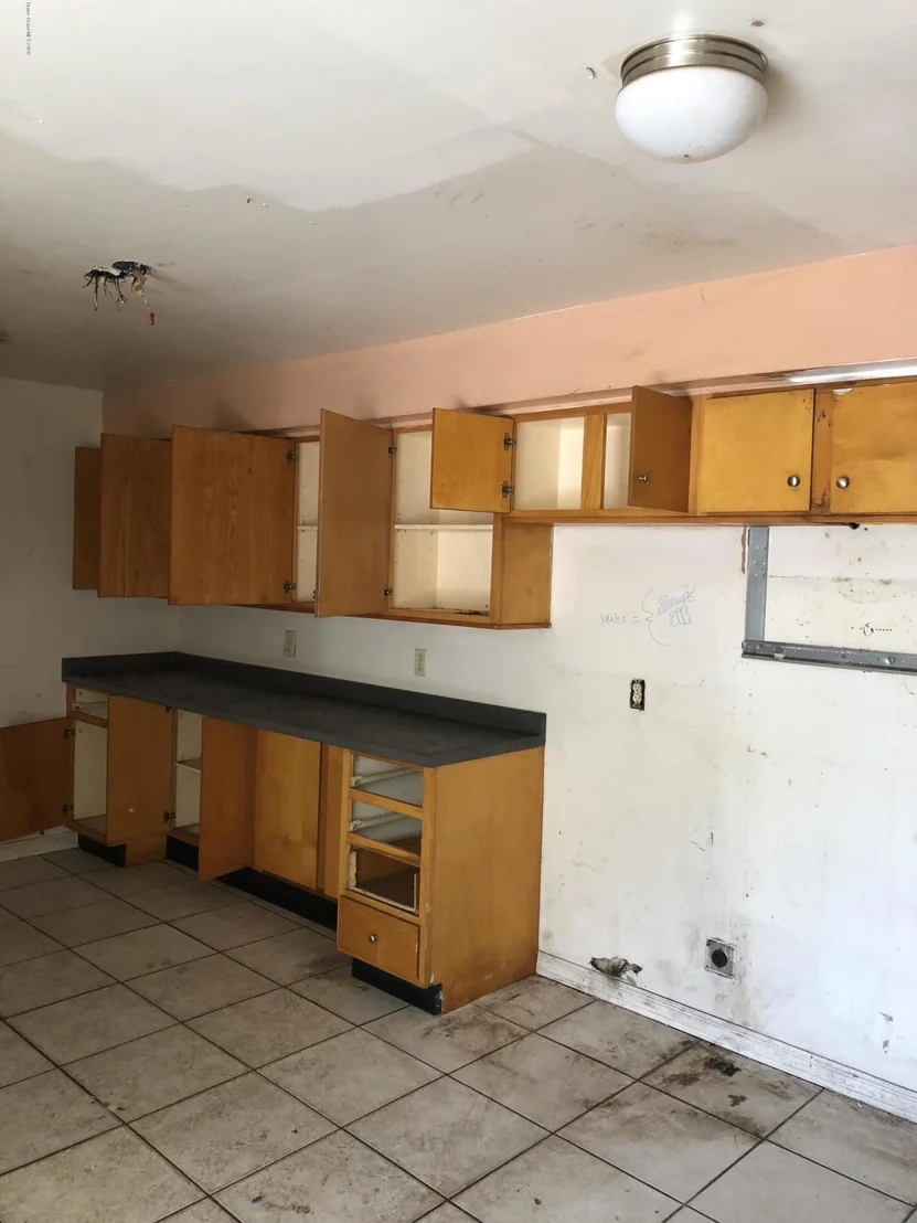 Photo of 323 Pineda Street