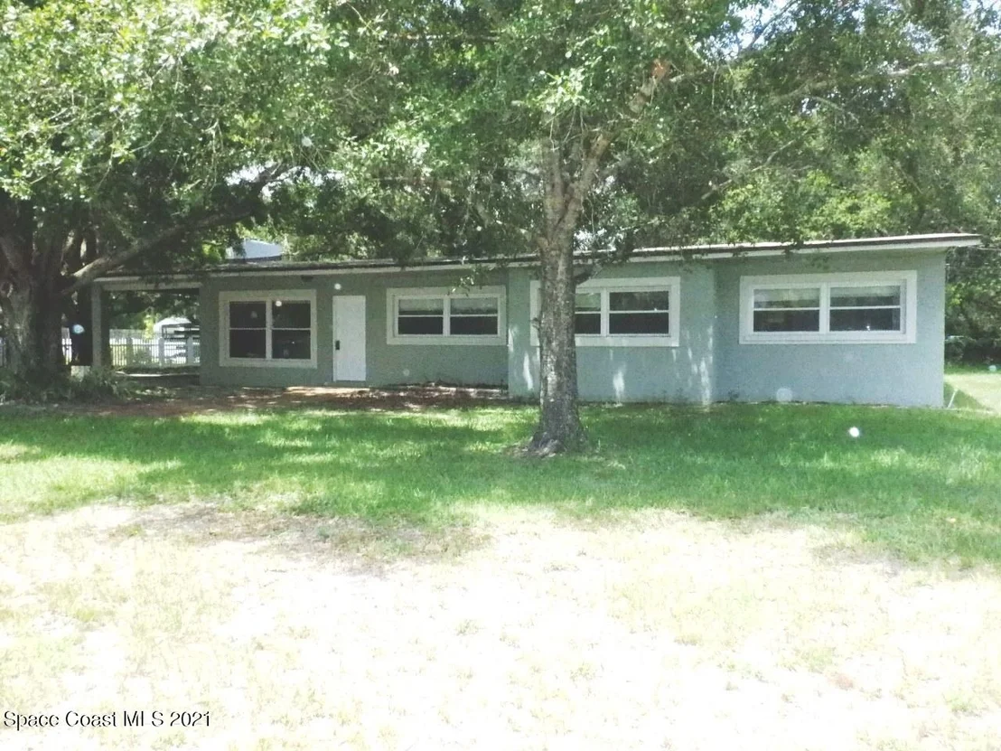 Photo of 1490 Blanche Street