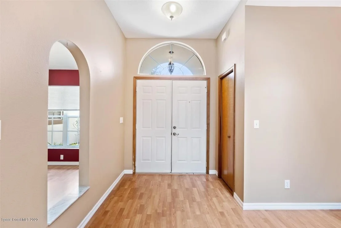 Photo of 933 Osprey Lane