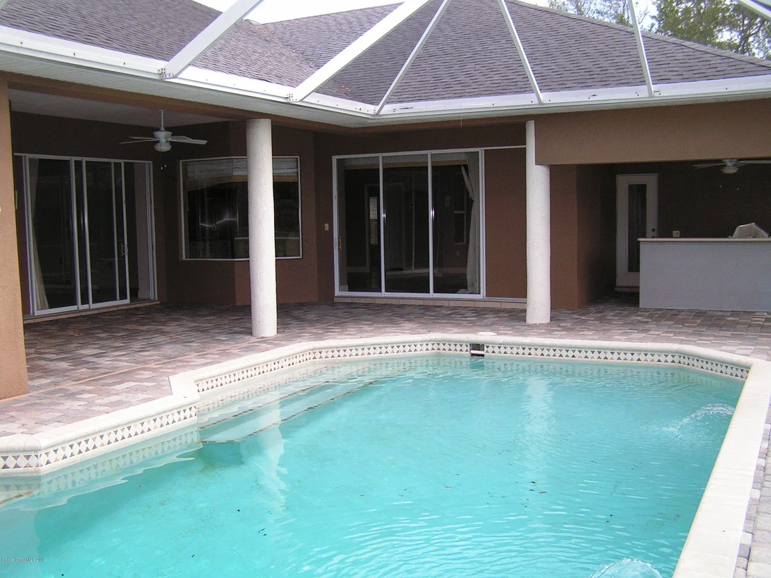 Photo of 1071 Stratford Place
