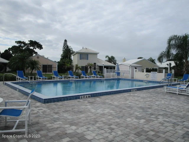Photo of 810 Wateroak Drive NE