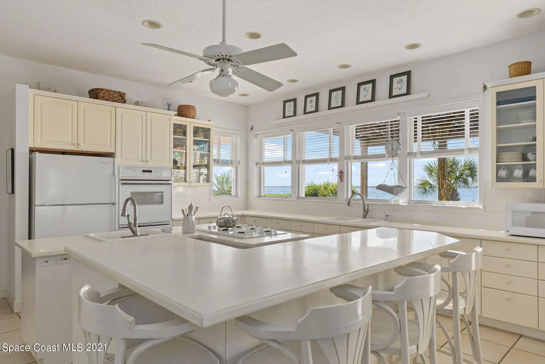 Photo of 176 Bayshore Drive