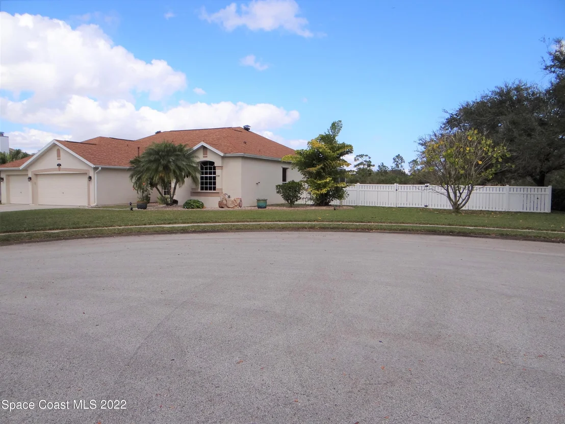 Photo of 3100 Huntleigh Way